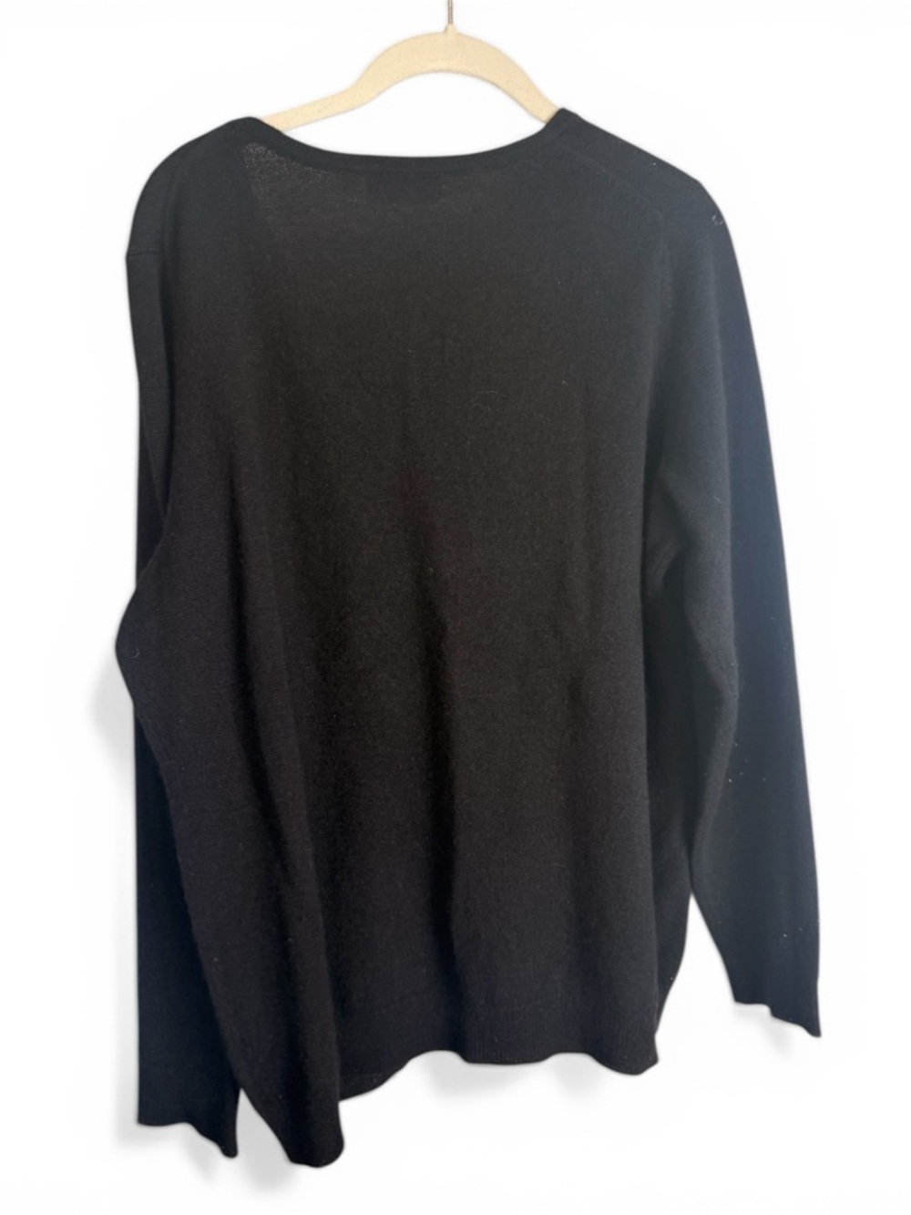 100% Cashmere Charter Club Black V-Neck Sweater - Picture 5 of 9
